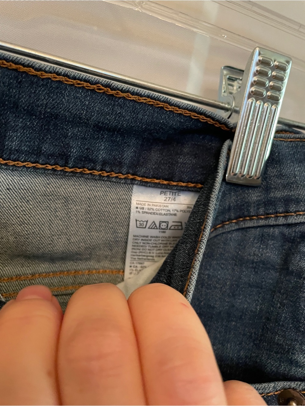 Banana Republic Dark Wash Women’s Jeans - Classic Slim Fit SOFT! Petite - Picture 3 of 4